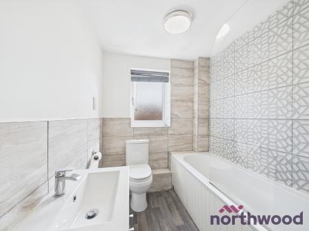 2 bedroom Town house to let in Ecton Close, Winsford, CW7