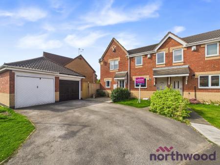 2 bedroom Town house to let in Ecton Close, Winsford, CW7