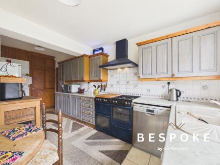 3 bedroom Semi-detached house for sale in Cledford Crescent, Middlewich, CW10