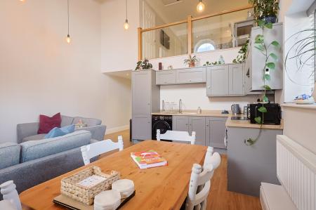 2 bedroom Flat to let in 1A Welles Street, Sandbach, CW11