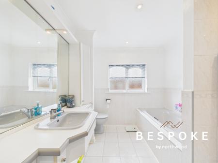 4 bedroom Detached house for sale in Somerford Close, Sandbach, CW11