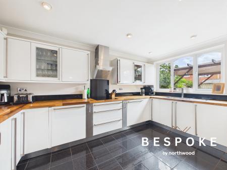 4 bedroom Detached house for sale in Somerford Close, Sandbach, CW11