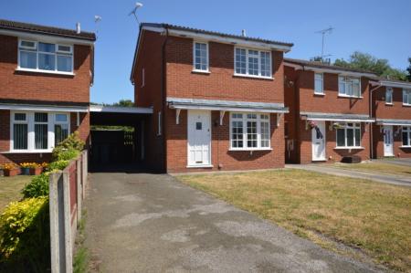 3 bedroom Detached house to let in Padstow Close, Coppenhall, Crewe, CW1