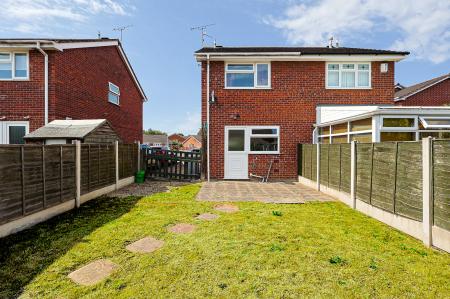 2 bedroom Semi-detached house to let in Malory Close, Crewe, CW1