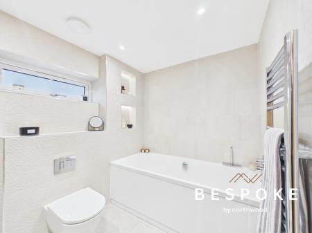 5 bedroom Detached house for sale in Twemlow Lane, Holmes Chapel, CW4