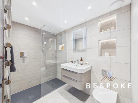 5 bedroom Detached house for sale in Twemlow Lane, Holmes Chapel, CW4
