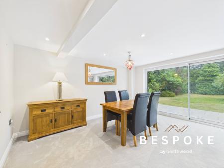 5 bedroom Detached house for sale in Twemlow Lane, Holmes Chapel, CW4
