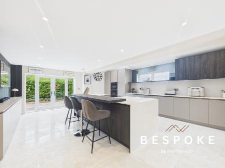 5 bedroom Detached house for sale in Twemlow Lane, Holmes Chapel, CW4