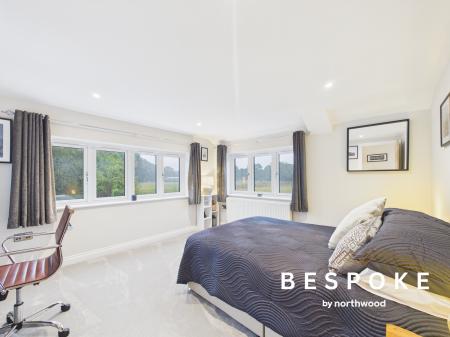 5 bedroom Detached house for sale in Twemlow Lane, Holmes Chapel, CW4