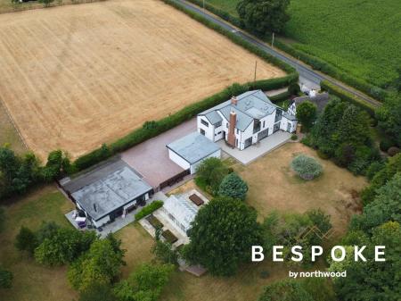 5 bedroom Detached house for sale in Twemlow Lane, Holmes Chapel, CW4