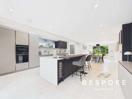 5 bedroom Detached house for sale in Twemlow Lane, Holmes Chapel, CW4