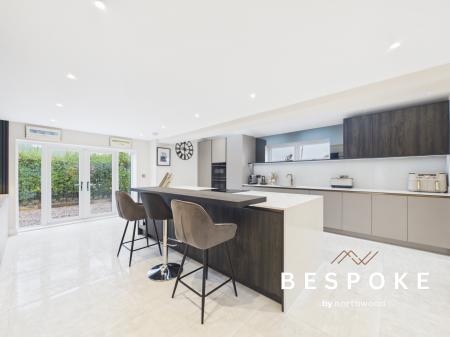 5 bedroom Detached house for sale in Twemlow Lane, Holmes Chapel, CW4