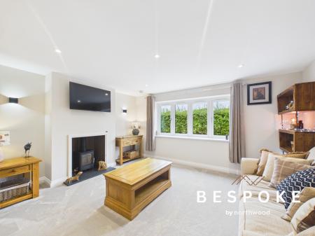 5 bedroom Detached house for sale in Twemlow Lane, Holmes Chapel, CW4