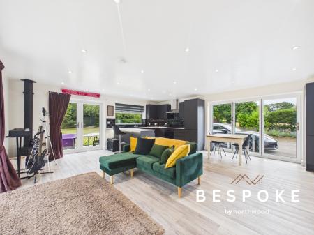 5 bedroom Detached house for sale in Twemlow Lane, Holmes Chapel, CW4