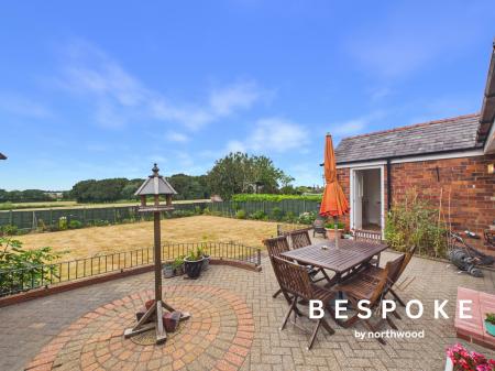 4 bedroom Detached house for sale in Crewe Road, Sandbach, CW11