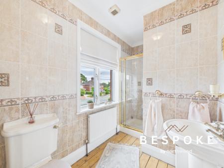 4 bedroom Detached house for sale in Crewe Road, Sandbach, CW11