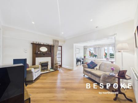 4 bedroom Detached house for sale in Crewe Road, Sandbach, CW11