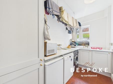 4 bedroom Detached house for sale in Crewe Road, Sandbach, CW11