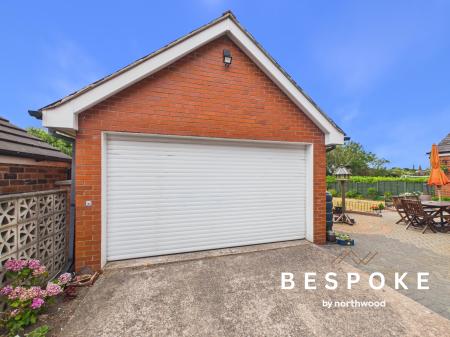 4 bedroom Detached house for sale in Crewe Road, Sandbach, CW11