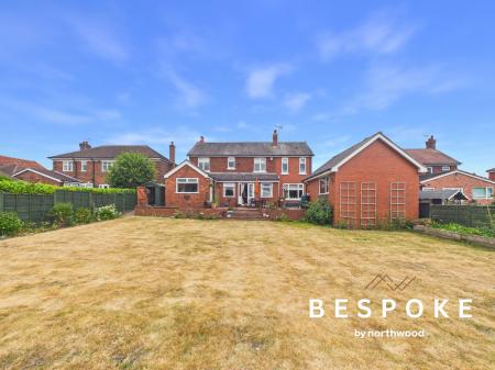 4 bedroom Detached house for sale in Crewe Road, Sandbach, CW11