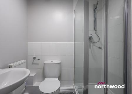 4 bedroom Town house to let in Redwood Drive, Crewe, CW1