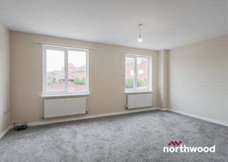 4 bedroom Town house to let in Redwood Drive, Crewe, CW1