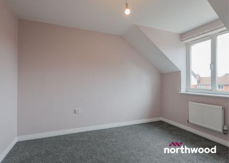 4 bedroom Town house to let in Redwood Drive, Crewe, CW1