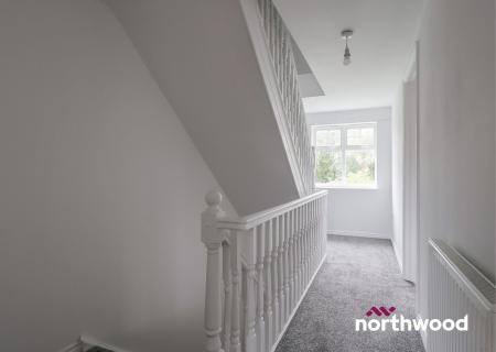 4 bedroom Town house to let in Redwood Drive, Crewe, CW1