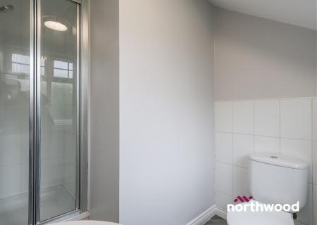 4 bedroom Town house to let in Redwood Drive, Crewe, CW1