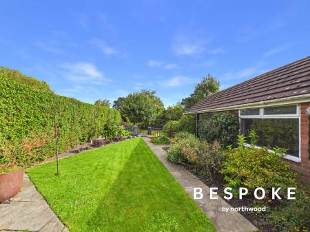 4 bedroom Detached house for sale in Bradwall Road, Sandbach, CW11