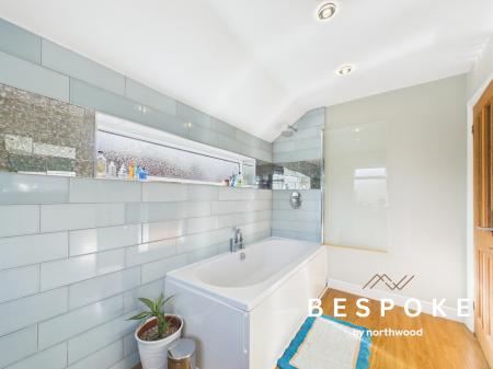 4 bedroom Detached house for sale in Bradwall Road, Sandbach, CW11