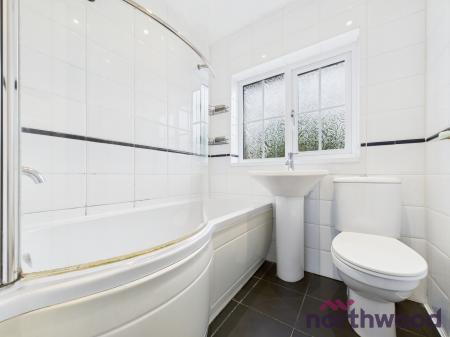 3 bedroom Mews house to let in Meadow View, Middlewich, CW10