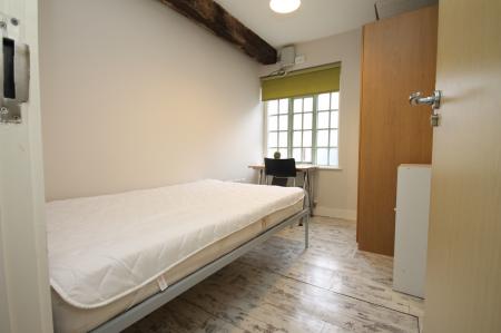 3 bedroom Flat to let in Milton Works, city center, Sheffield, S1