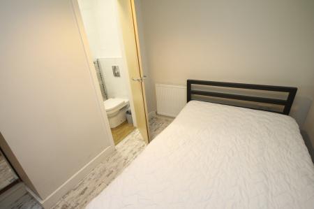 3 bedroom Flat to let in Milton Works, city center, Sheffield, S1