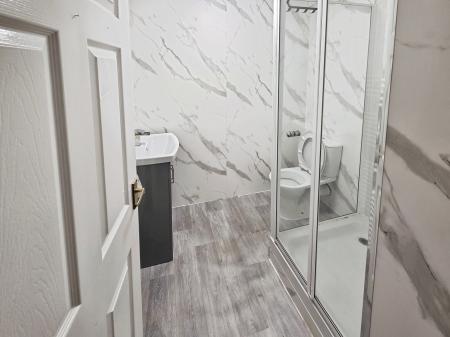 1 bedroom Semi-detached house to let in Essex Road, Sheffield, S2