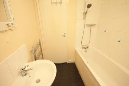 2 bedroom Flat to let in Abbeydale Road, Sharrow, Sheffield, S7