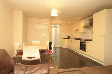 2 bedroom Flat to let in Abbeydale Road, Sharrow, Sheffield, S7