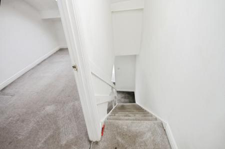 2 bedroom Flat to let in Abbeydale Road, Nether Edge, Sheffield, S7