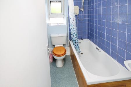2 bedroom Semi-detached house to let in Lamb Road, Southey Green, Sheffield, S5