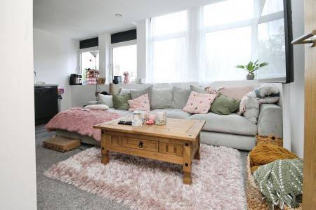 1 bedroom Flat for sale in Fargate House, city center, Sheffield, S1