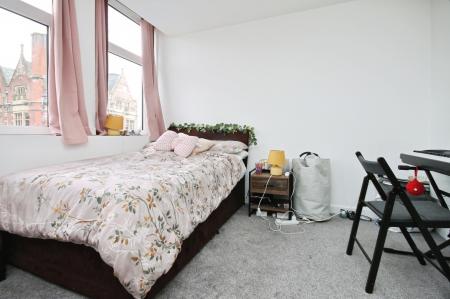1 bedroom Flat for sale in Fargate House, city center, Sheffield, S1
