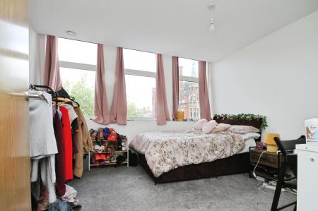 1 bedroom Flat for sale in Fargate House, city center, Sheffield, S1