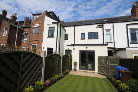 3 bedroom Terraced House for sale in South View Crescent, Sheffield, S7