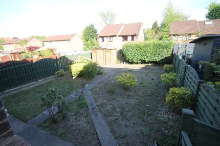 3 bedroom Semi-detached house to let in Richmond Avenue, Handsworth, Sheffield, S13