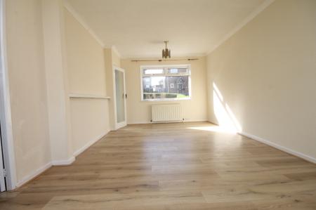 3 bedroom Semi-detached house to let in Richmond Avenue, Handsworth, Sheffield, S13