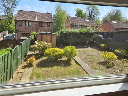3 bedroom Semi-detached house to let in Richmond Avenue, Handsworth, Sheffield, S13