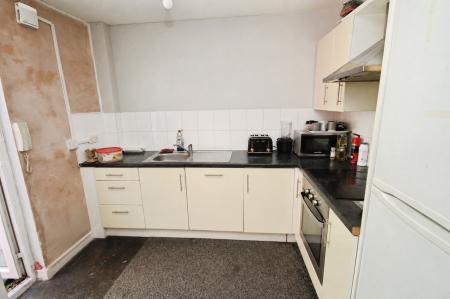2 bedroom Flat to let in Abbeydale Road, Nether Edge, Sheffield, S7