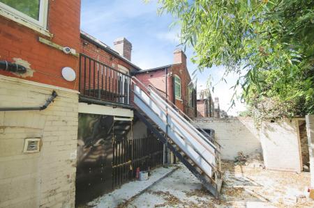 2 bedroom Flat to let in Abbeydale Road, Nether Edge, Sheffield, S7
