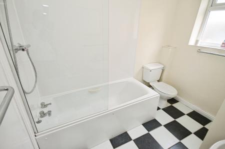 2 bedroom Flat to let in Fieldhead Road, Sharrow, Sheffield, S8