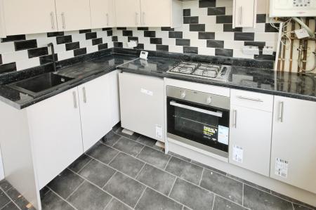 2 bedroom Flat to let in Fieldhead Road, Sharrow, Sheffield, S8